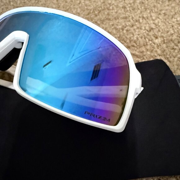 ( OO9406 ) Oakley Sutro PRIZM POLARIZED White Matte Frame - Picture 2 of 10